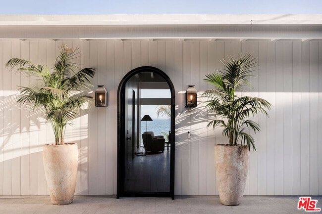 Building Photo - 27356 Escondido Beach Rd