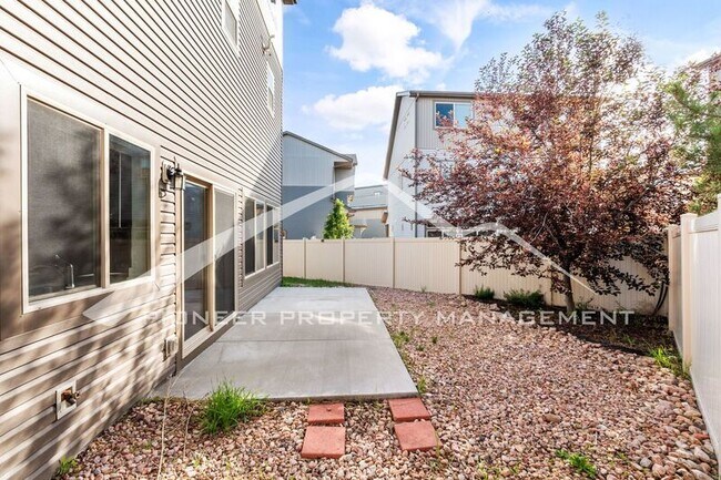 Building Photo - 6684 Thicket Pass Ln