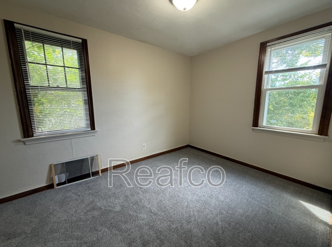Building Photo - 1753 E Frankfort St