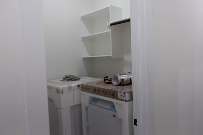 Building Photo - 3907 Maggie St