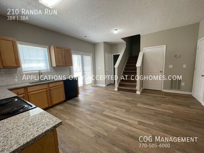 Building Photo - 210 Randa Run