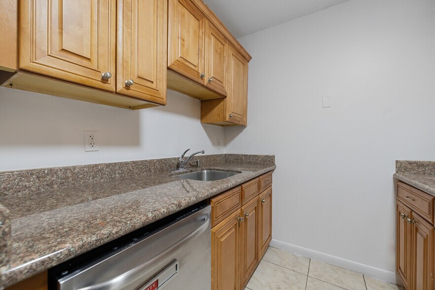 Building Photo - 2912 NW 55th Ave