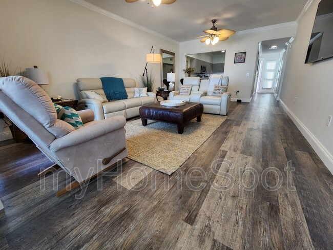 Building Photo - 1390 Fort Pickens Rd