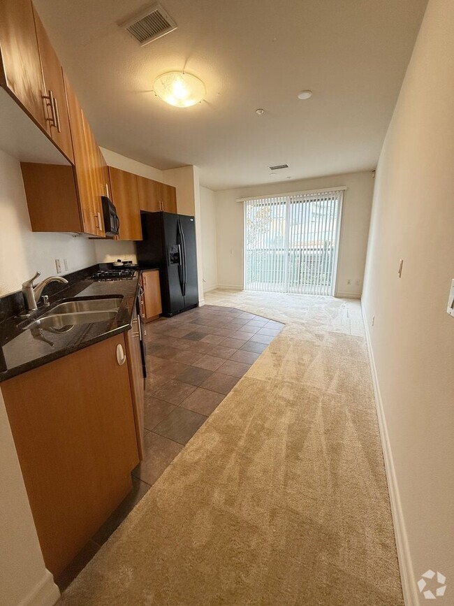 Building Photo - 1 Bed/ 1 Bath Condo for Rent at Park Blvd....