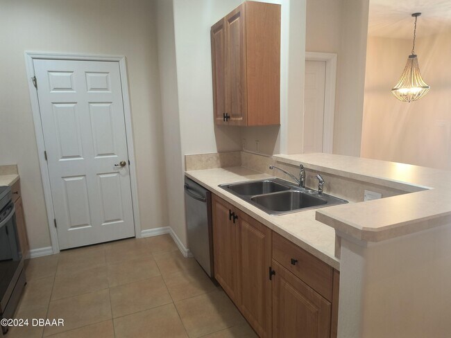 Building Photo - 236 Airport Rd