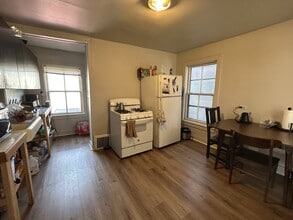 Building Photo - 108 E Dayton St