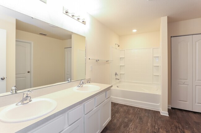 Building Photo - 145 Ashwood Cir