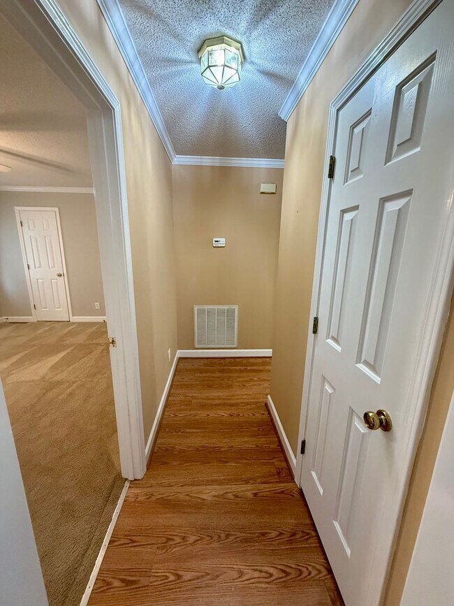 Building Photo - Three bedroom, 2 bath house in Gibsonville