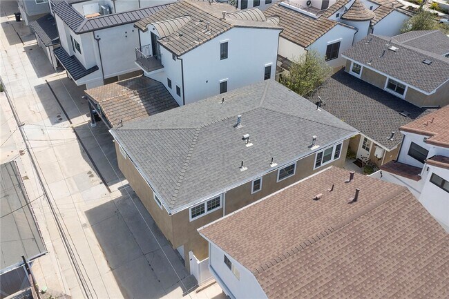 Building Photo - 705 Larkspur Ave