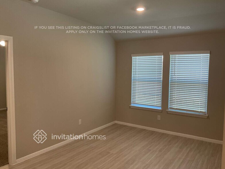 Building Photo - 224 Blanco Dr