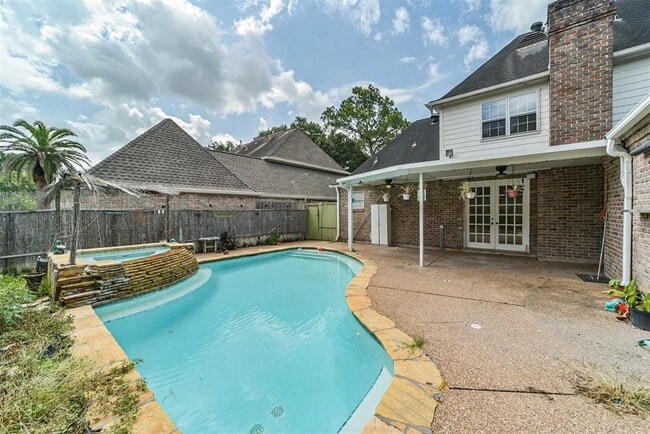 Building Photo - 15738 Fleetwood Oaks Dr