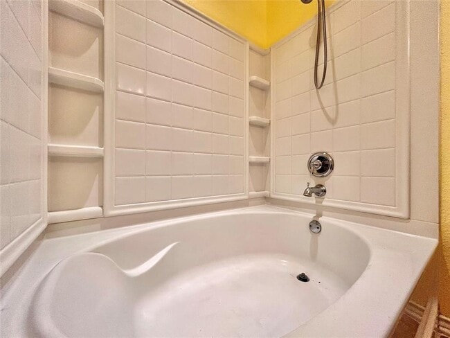 Building Photo - 505 Willow Walk Dr