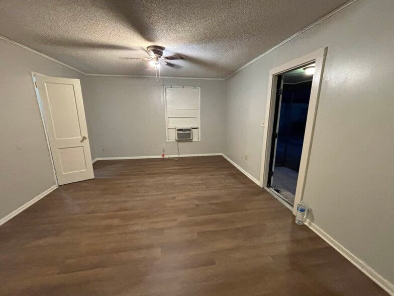 2 - Living Room/ front door - 1730 Telfair St