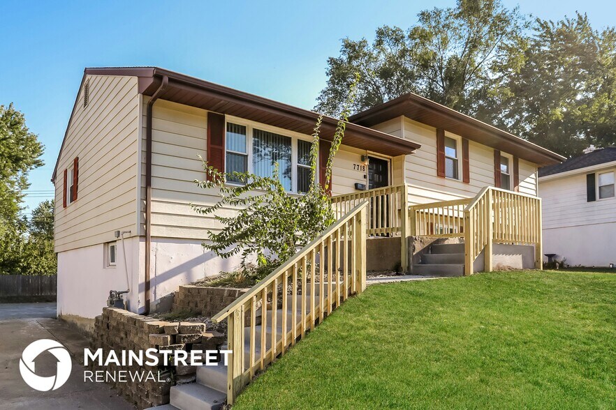 Building Photo - 7718 NE 54th St