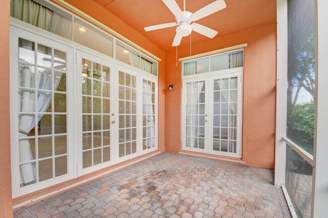 Building Photo - 9925 Via Elegante