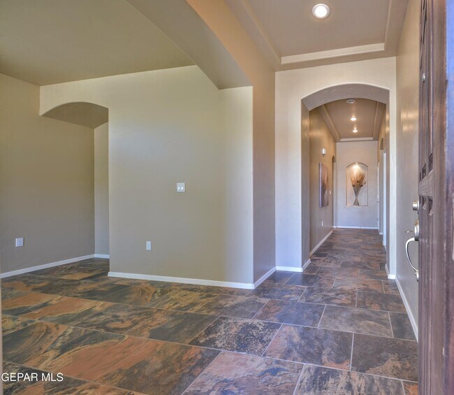 Building Photo - 270 Silver Hill