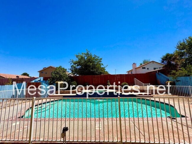 Building Photo - 14383 La Crescenta Ave