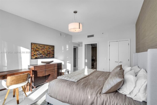 Building Photo - 6899 Collins Ave