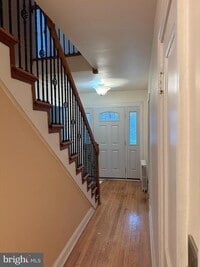 Building Photo - 2211 32nd Pl SE