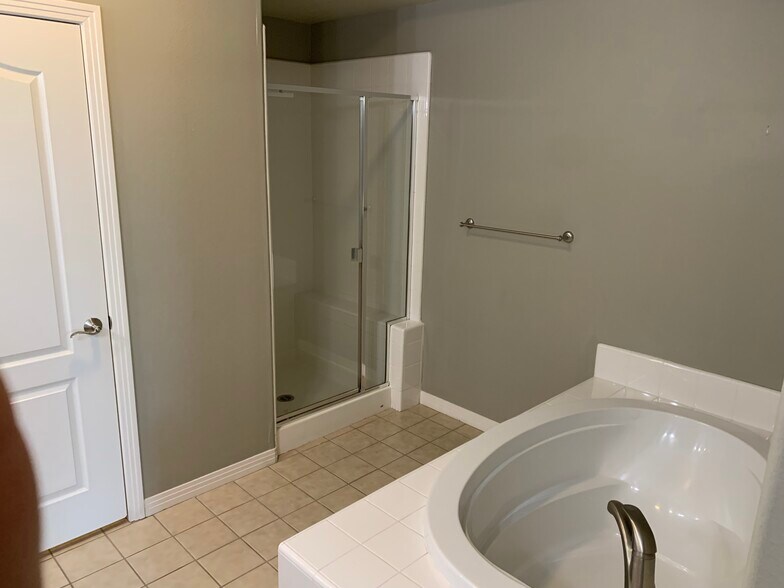 Building Photo - 8355 Station Village Ln