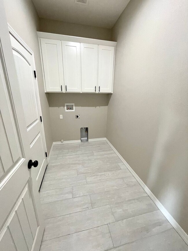 Building Photo - Beautiful 3 Bedroom Home on Desert Lakes Golf Course!