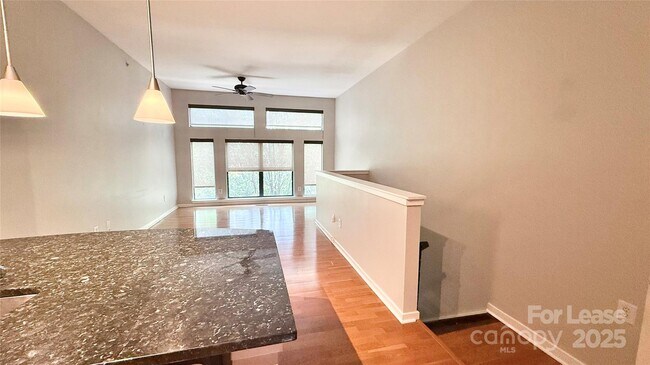 Building Photo - 2125 Southend Dr