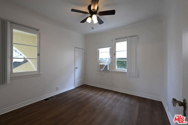 Primary Photo - 1068 S Wooster St