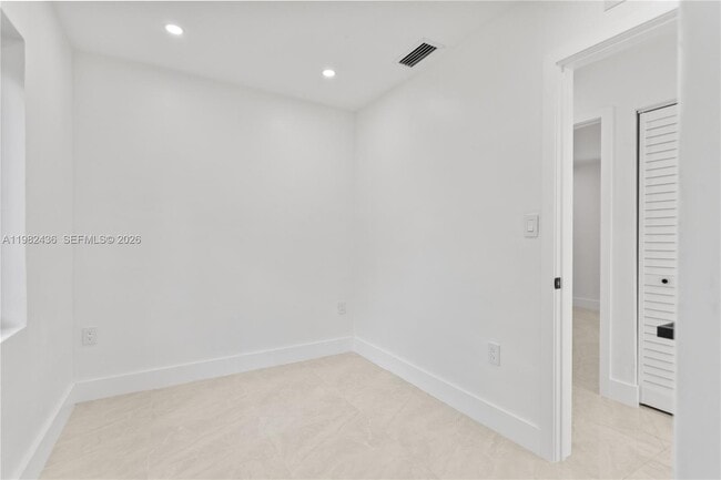 Building Photo - 15920 NW 17th Ct