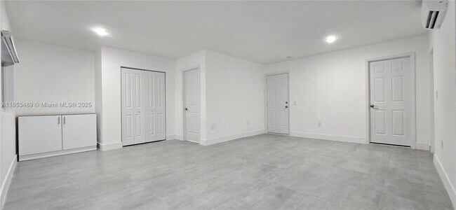 Building Photo - 11700 NW 15th Ct