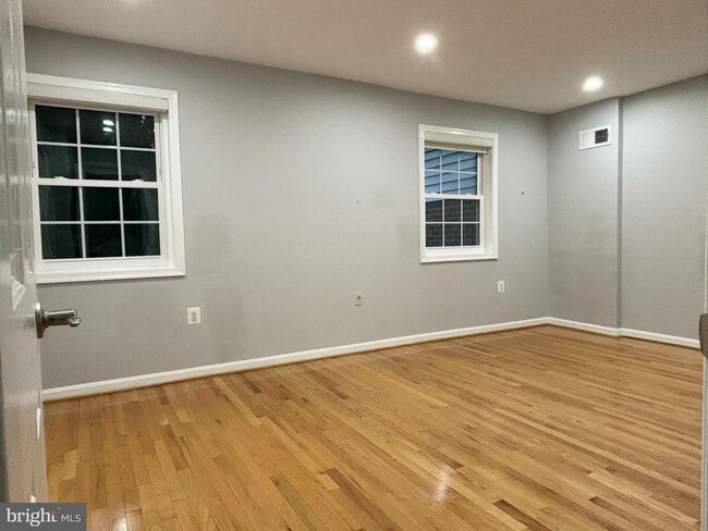 Building Photo - 784 Princeton Pl