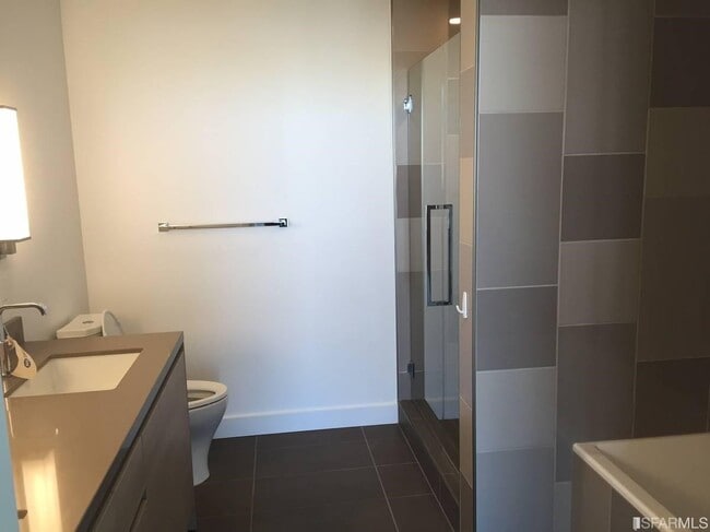 Building Photo - 718 Long Bridge St