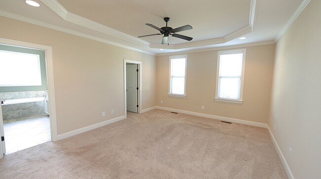 Building Photo - Lovely Heritage Home with Ideal Floorplan