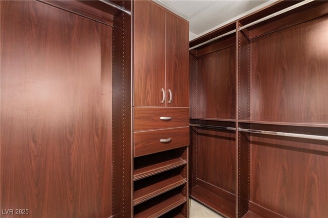 Building Photo - 260 E Flamingo Rd