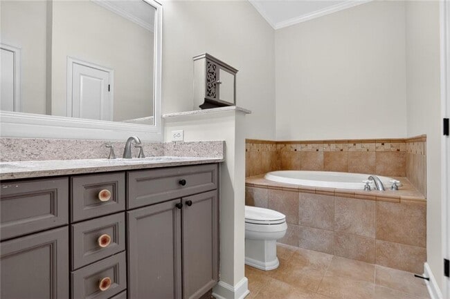 Building Photo - 11 Perimeter Center E