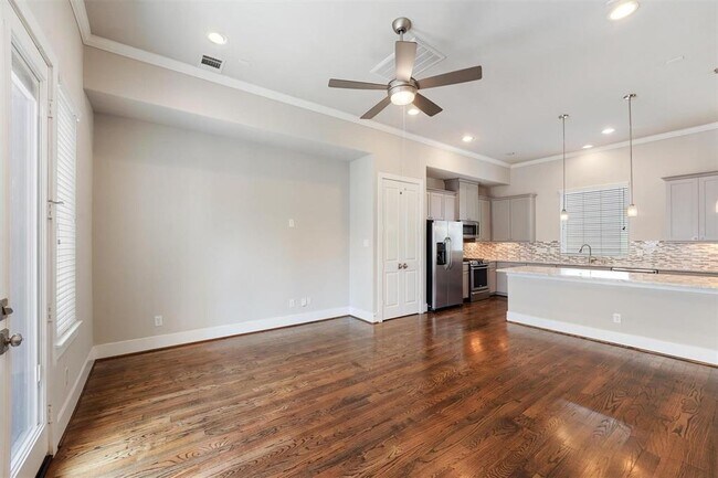 Building Photo - 5623 Kansas St