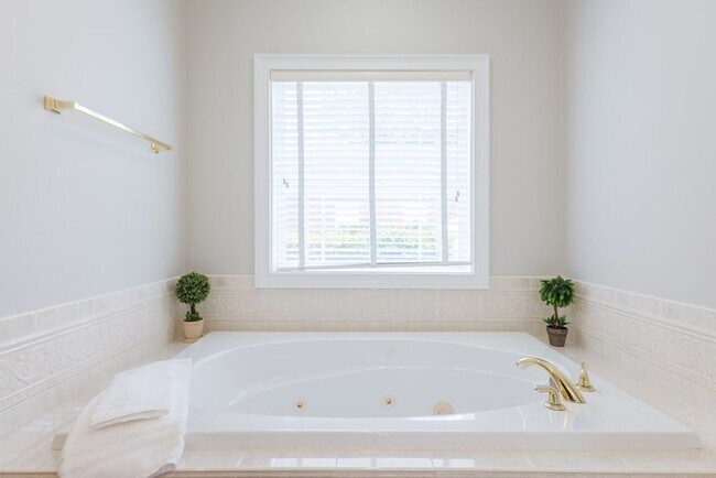 Building Photo - Gorgeous 4 bedroom in Arbor Run S/D