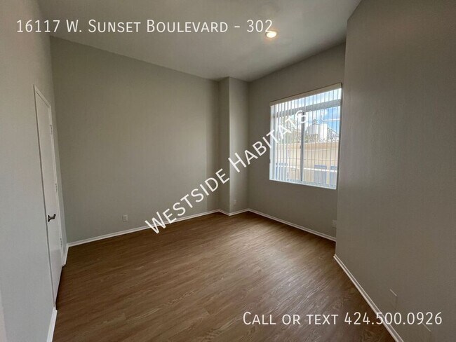 Building Photo - 16117 W Sunset Blvd