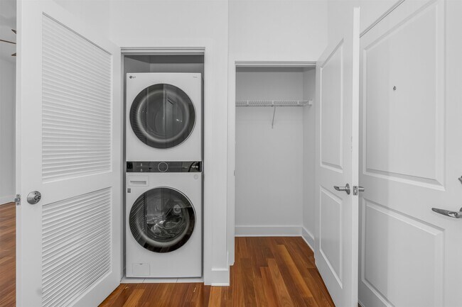 Building Photo - 55 Mallory Ave