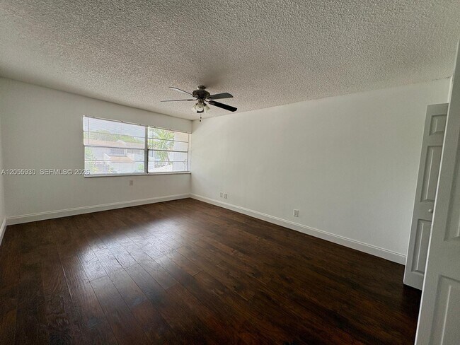 Building Photo - 6979 SW 110th Ct