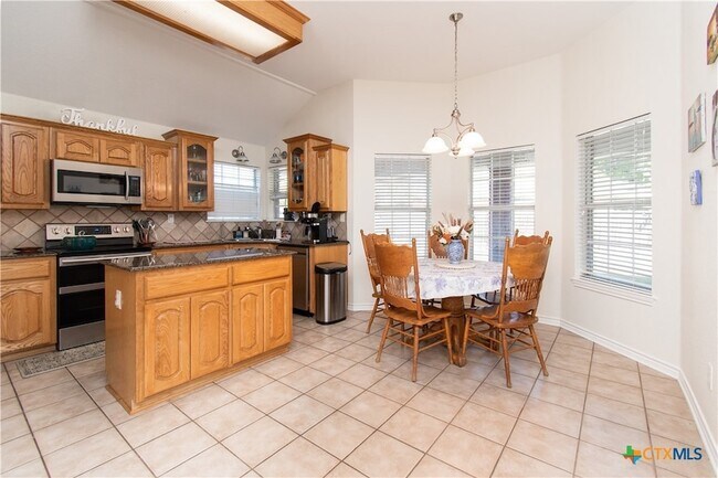 Building Photo - 103 Corral Ct