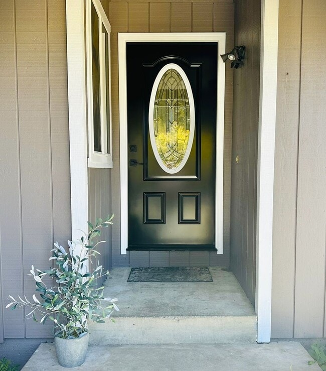 Building Photo - 505 Funston Dr