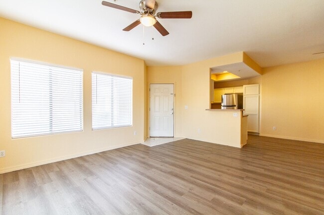 Building Photo - Beautiful, freshly upgraded 2 bedroom/ 2 bathroom condo in Mesa!