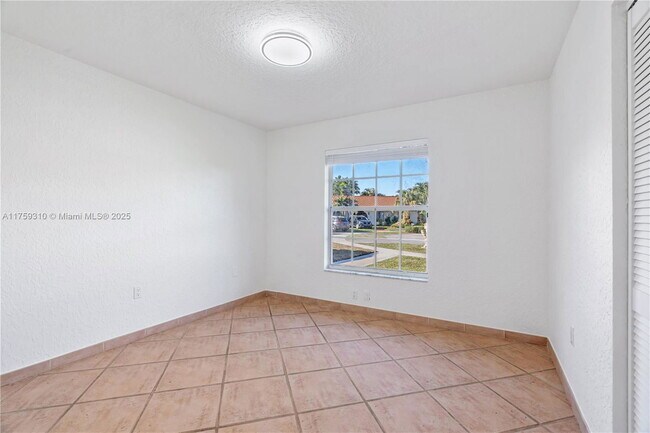 Building Photo - 14242 SW 46th Terrace