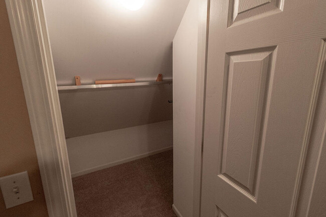 Building Photo - 1530 Florence Dr