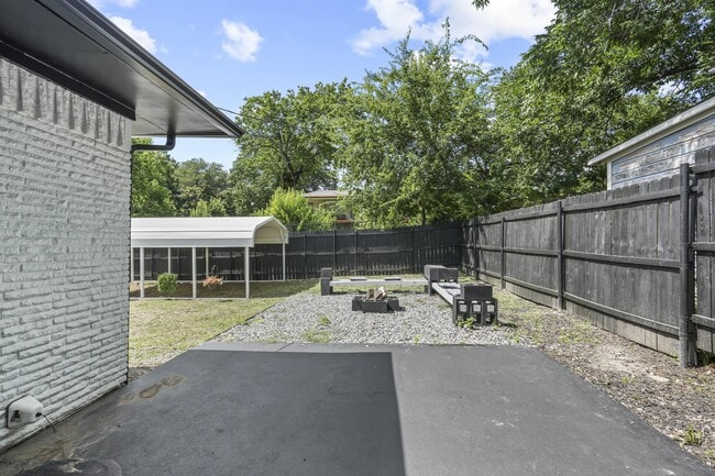 Building Photo - 3423 W Clarendon Dr