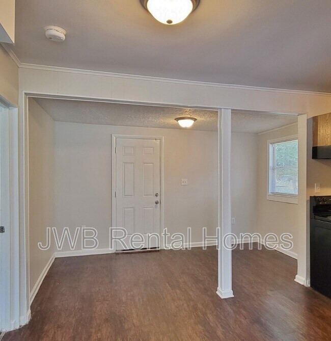 Building Photo - 9267 Waynesboro Ave