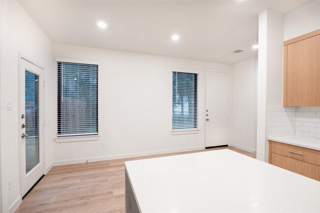 Building Photo - 2517 Appian Wy