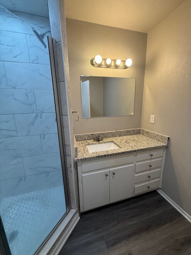 Building Photo - 3 Bed | 2 Bath | 2-Car Garage + Carport – ...