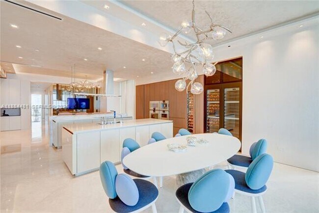 Building Photo - 18501 Collins Ave