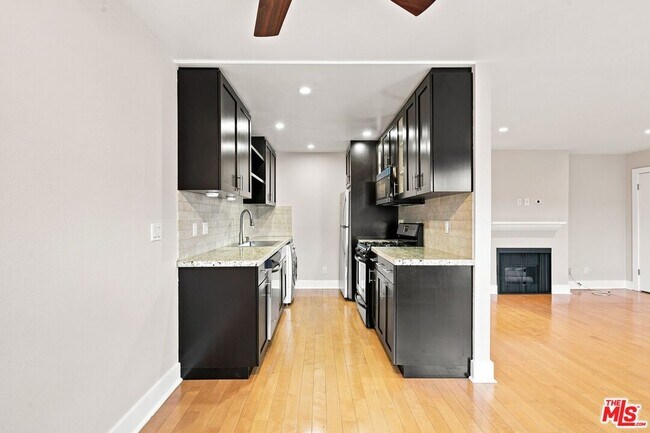 Building Photo - 3131 S Canfield Ave